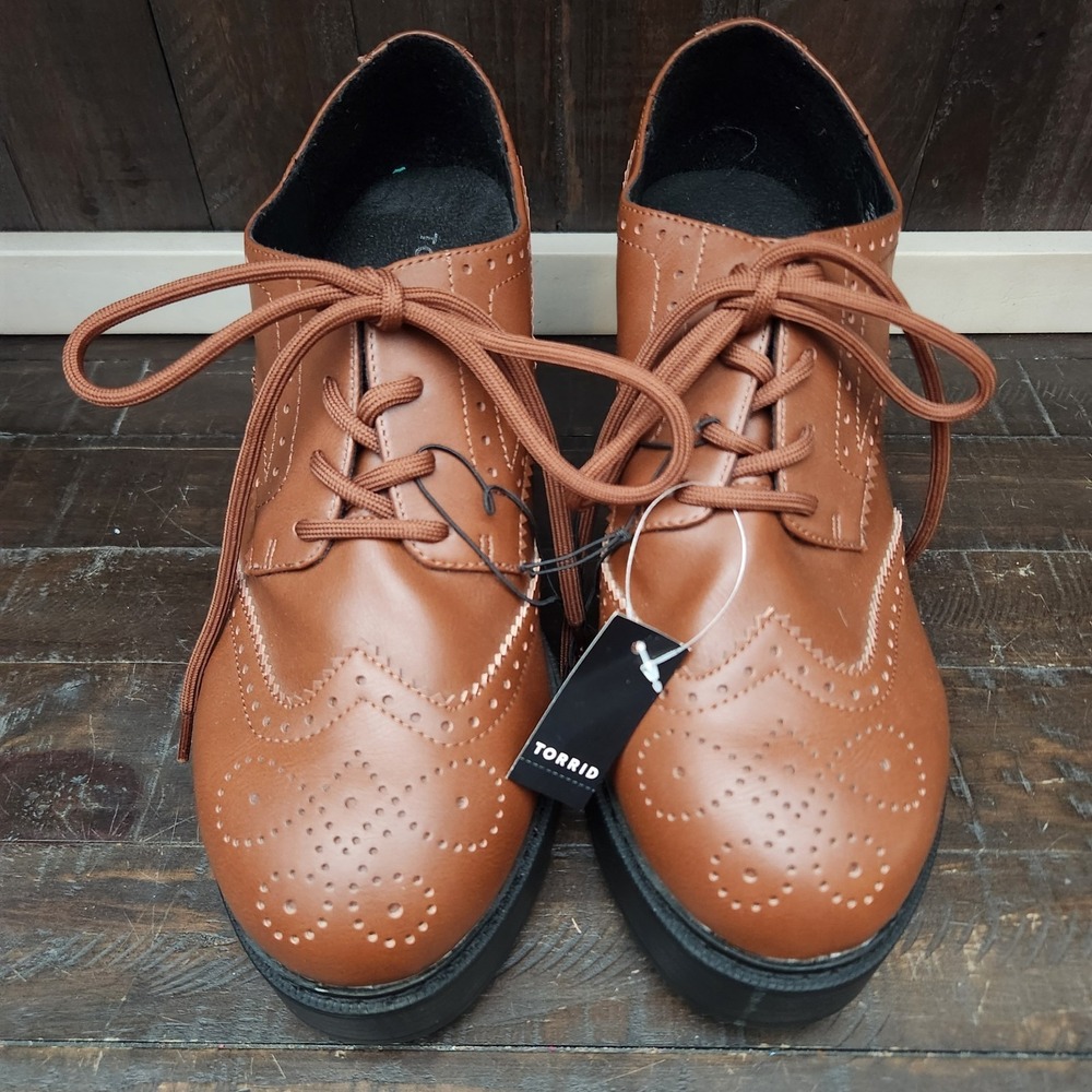 Torrid 10.5WW Heeled Lace Up Brown Oxford Shoes Boots Chunky Academic NEW